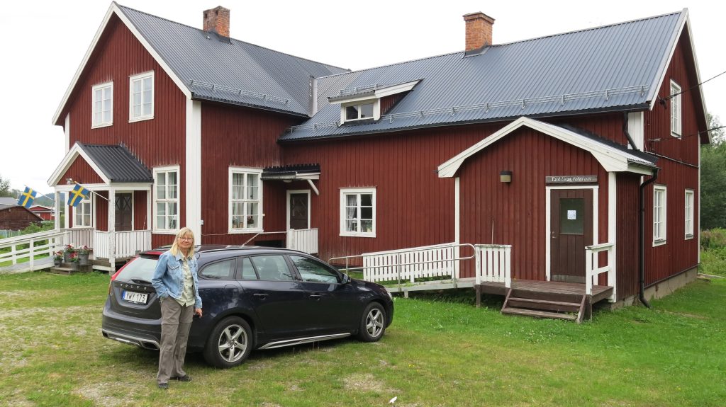 Linas fotorum i gamla byskolan i Lavsjö.