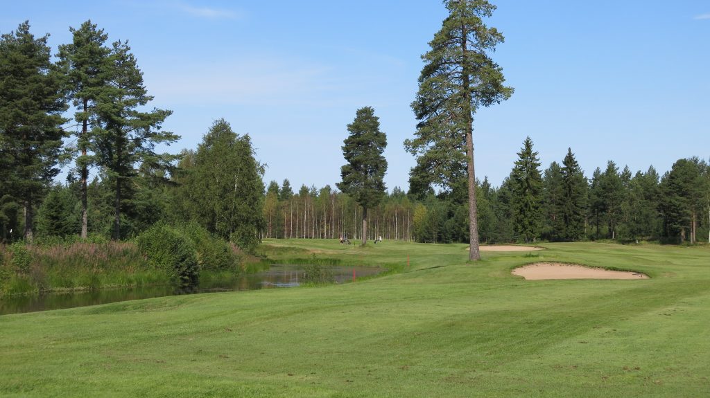 Ett hål på Mora Golfklubb.